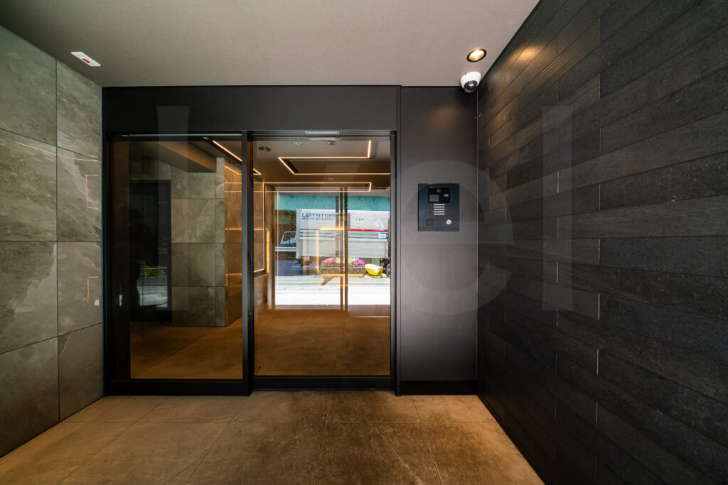 外観・エントランス・内廊下 2