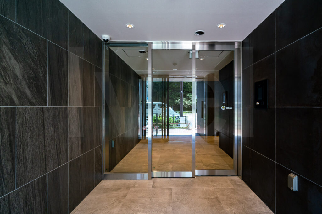 外観・エントランス・内廊下 2