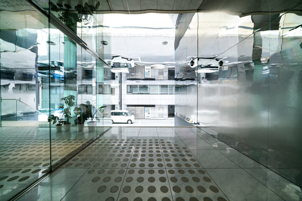 外観・エントランス・内廊下 2