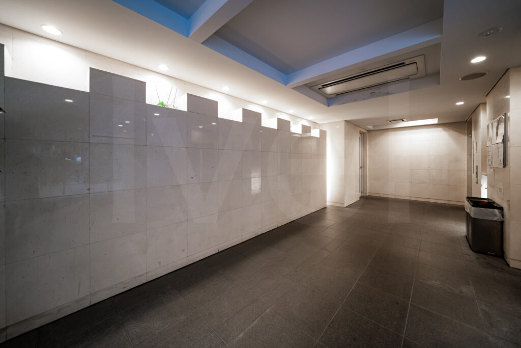 外観・エントランス・内廊下 2