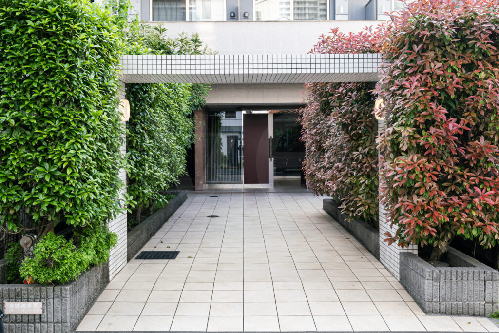 外観・エントランス・内廊下 1