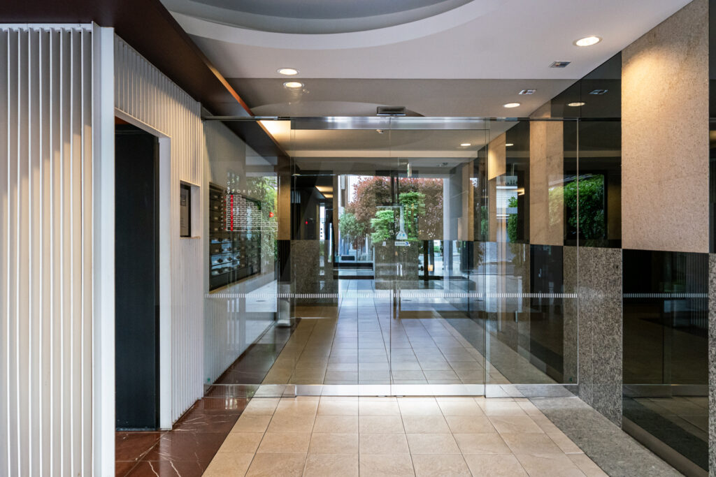 外観・エントランス・内廊下 2