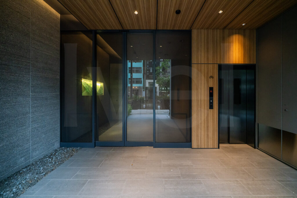 外観・エントランス・内廊下 2