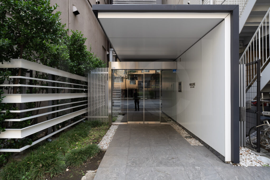 外観・エントランス・内廊下 1