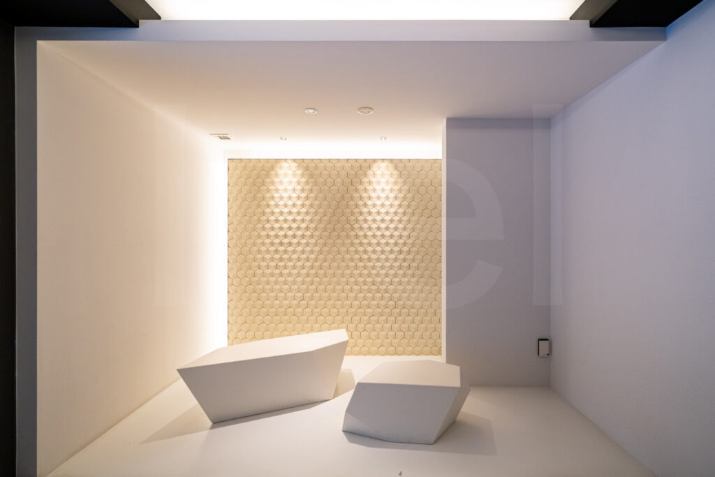 外観・エントランス・内廊下 2