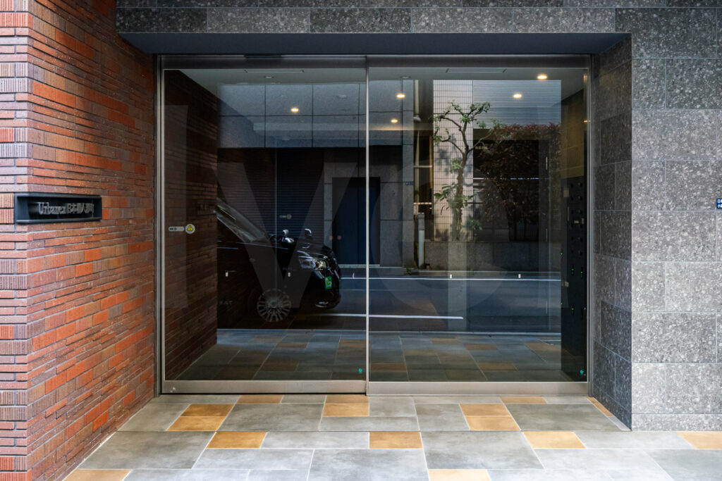 外観・エントランス・内廊下 1